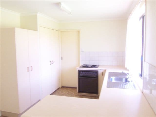 33  Poinciana Street, NEWTOWN QLD 4350, Newtown - Thumbnail 2