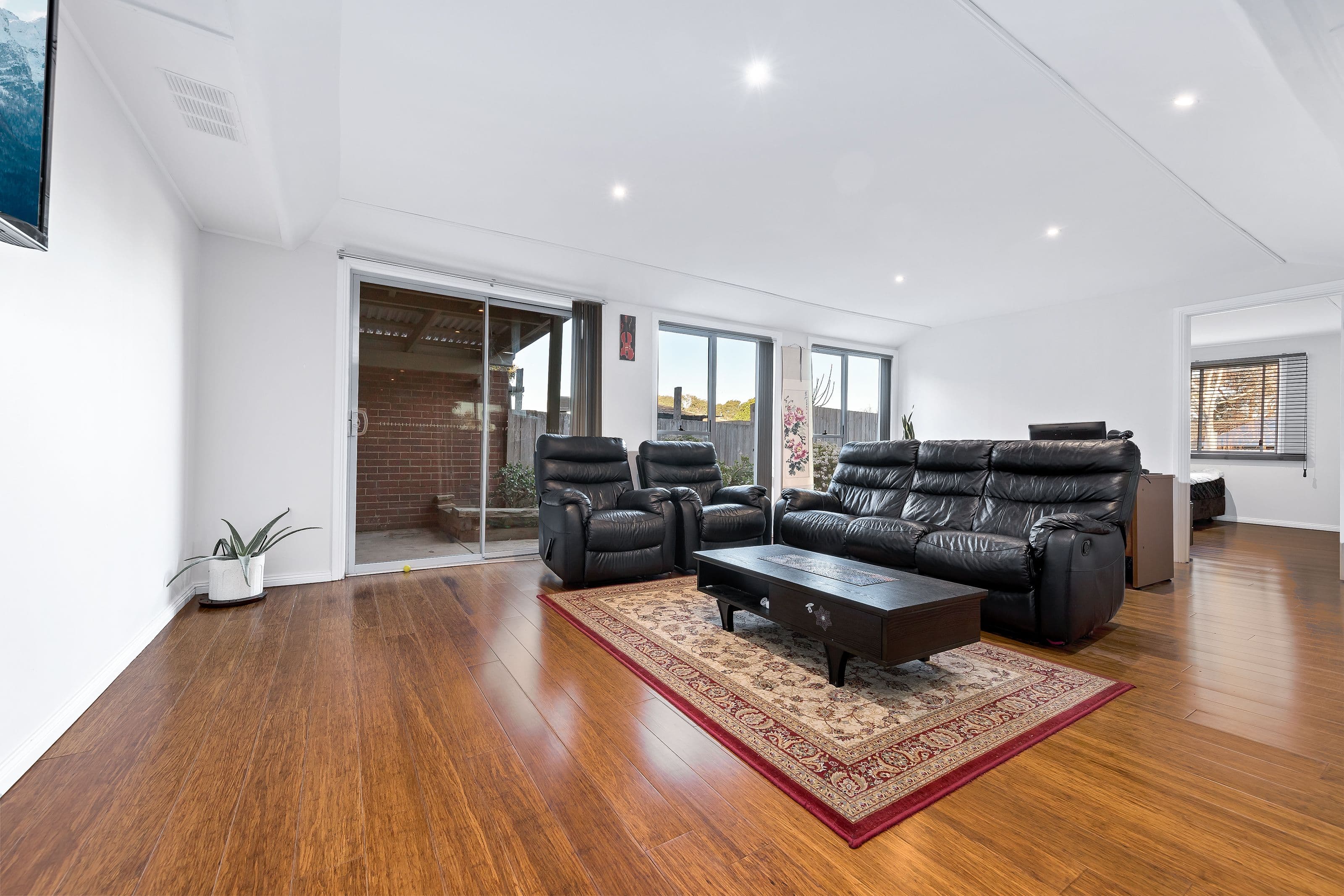 8 Collendina Crescent, Scoresby VIC 3179, Scoresby - Thumbnail 6