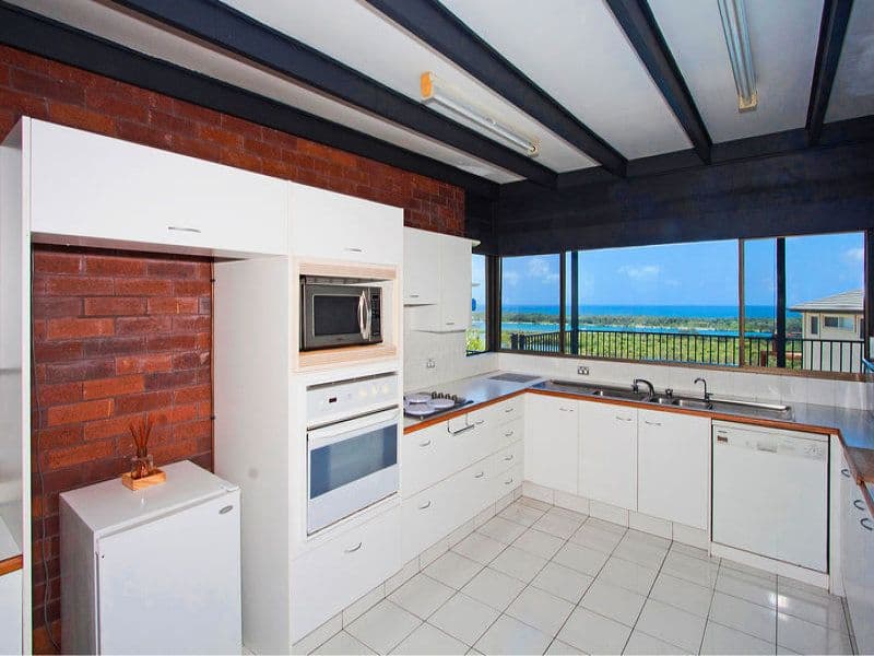 16 Walter Crescent, BANORA POINT NSW 2486, Banora Point - Thumbnail 4