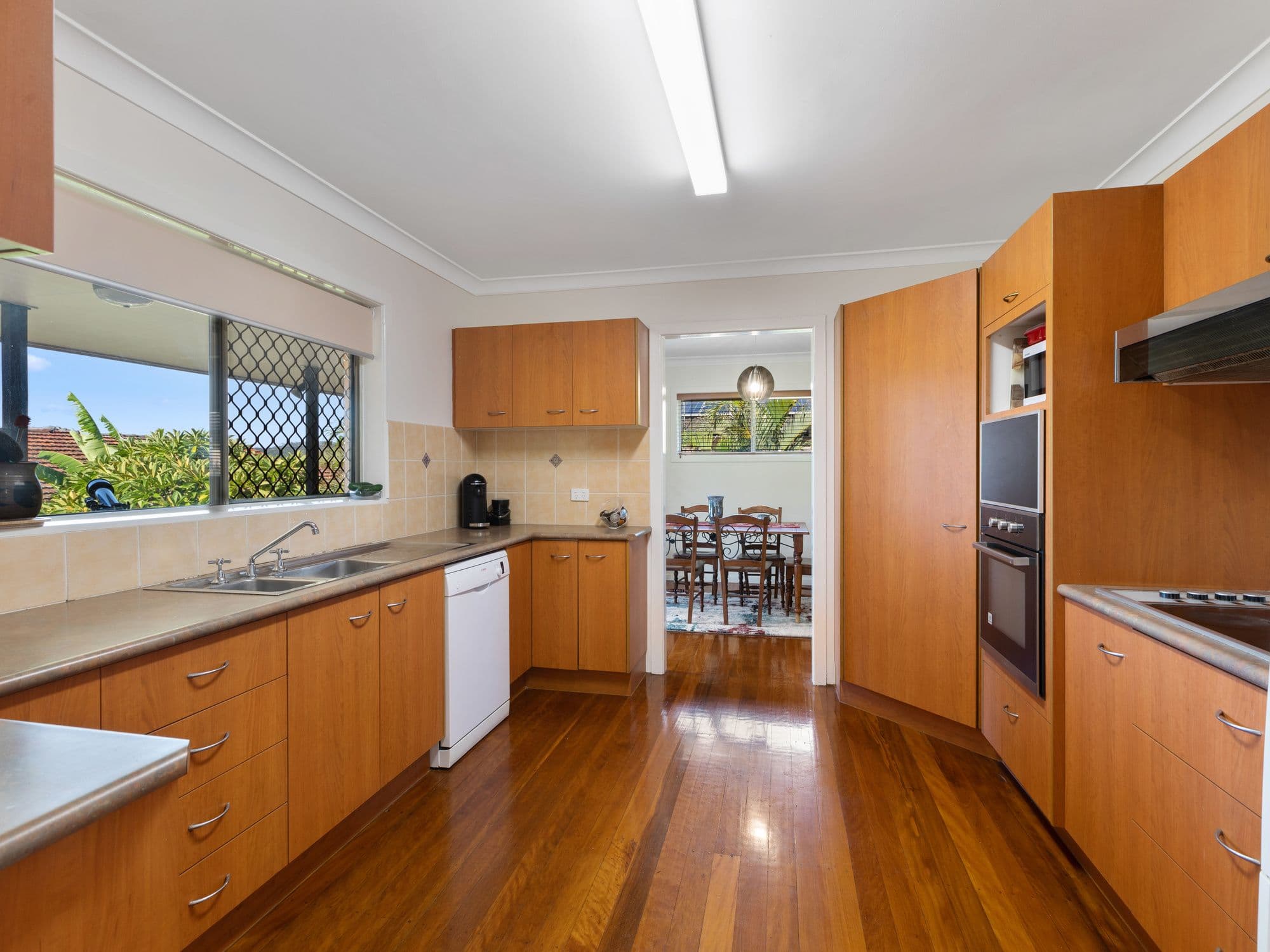 22 Liatoki Street, Mansfield QLD 4122, Mansfield - Thumbnail 7