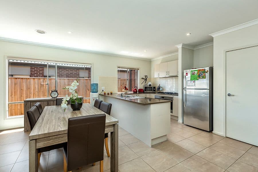 7 Butchart Close, Point Cook VIC 3030, Point Cook - Thumbnail 4