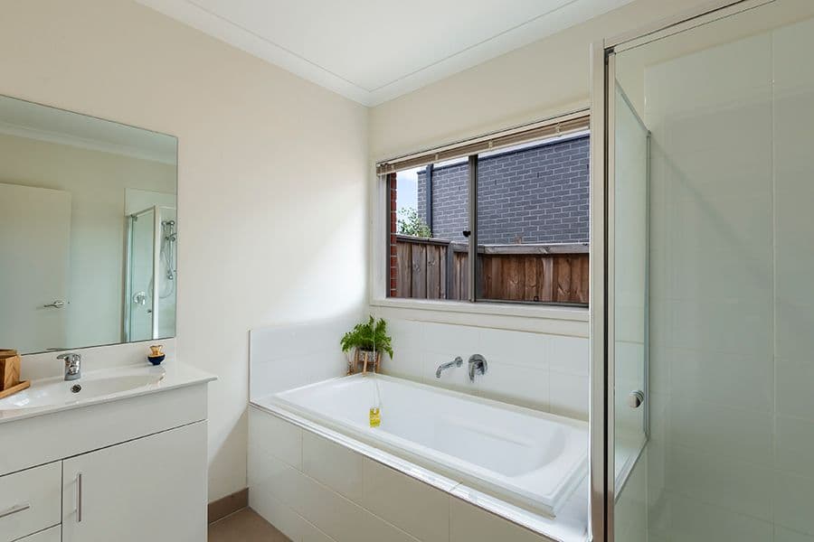 7 Butchart Close, Point Cook VIC 3030, Point Cook - Thumbnail 5