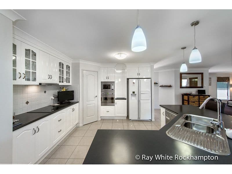 3 Maddison Avenue, ROCKYVIEW QLD 4701, Rockyview - Thumbnail 2