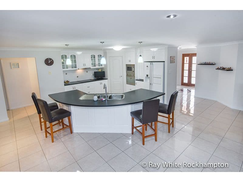 3 Maddison Avenue, ROCKYVIEW QLD 4701, Rockyview - Thumbnail 3