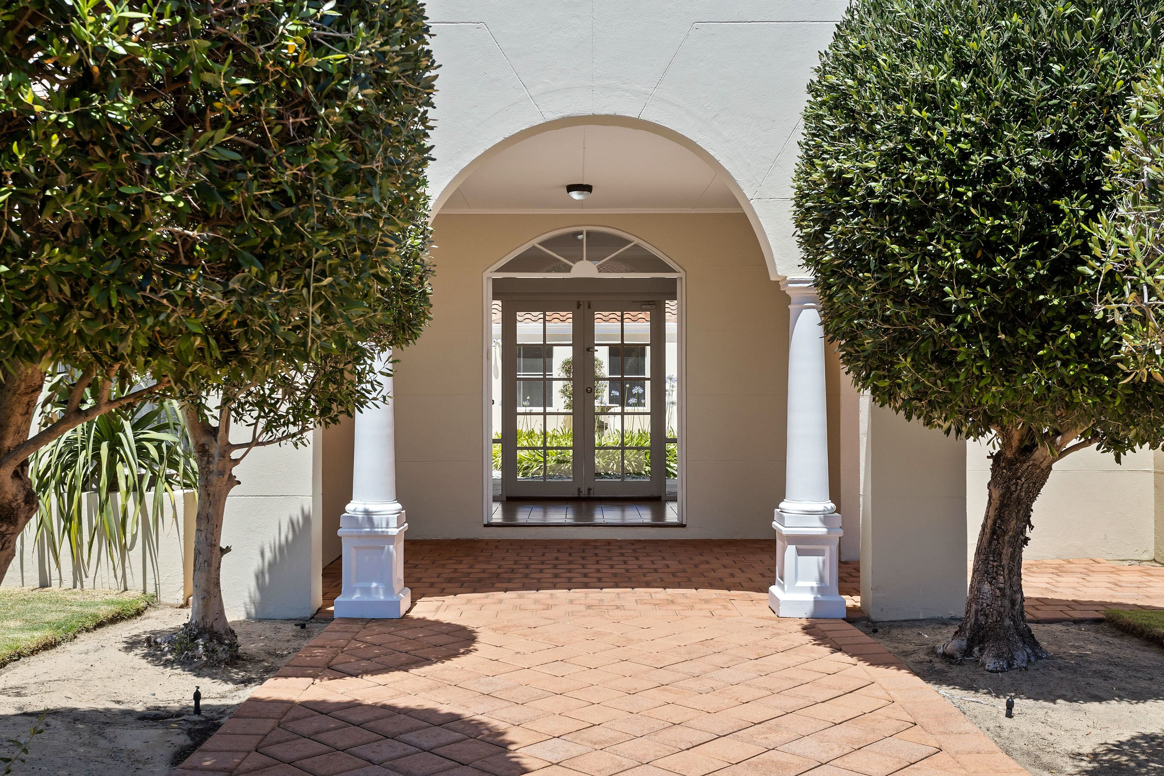 23 Ashmore Way, Sorrento WA 6020, Sorrento - Thumbnail 2