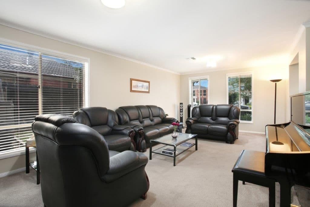 75 Robinswood Parade, Narre Warren South VIC 3805, Narre Warren South - Thumbnail 2