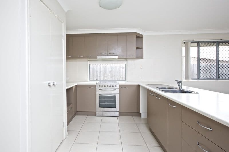 11 Brookvale Drive, VICTORIA POINT QLD 4165, Victoria Point - Thumbnail 3