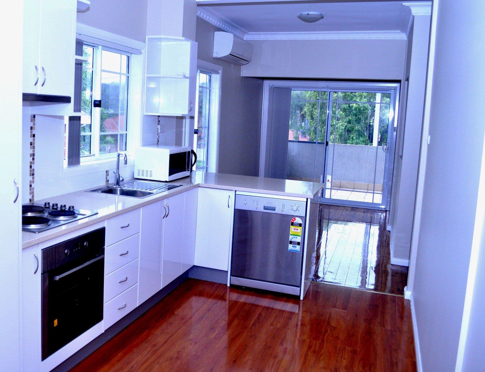 43 Gibsons Road, FIGTREE NSW 2525, Figtree - Thumbnail 3