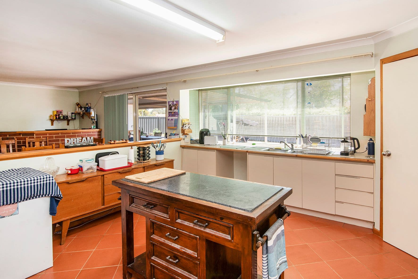 2 Orchid Court, Geographe WA 6280, Geographe - Thumbnail 4
