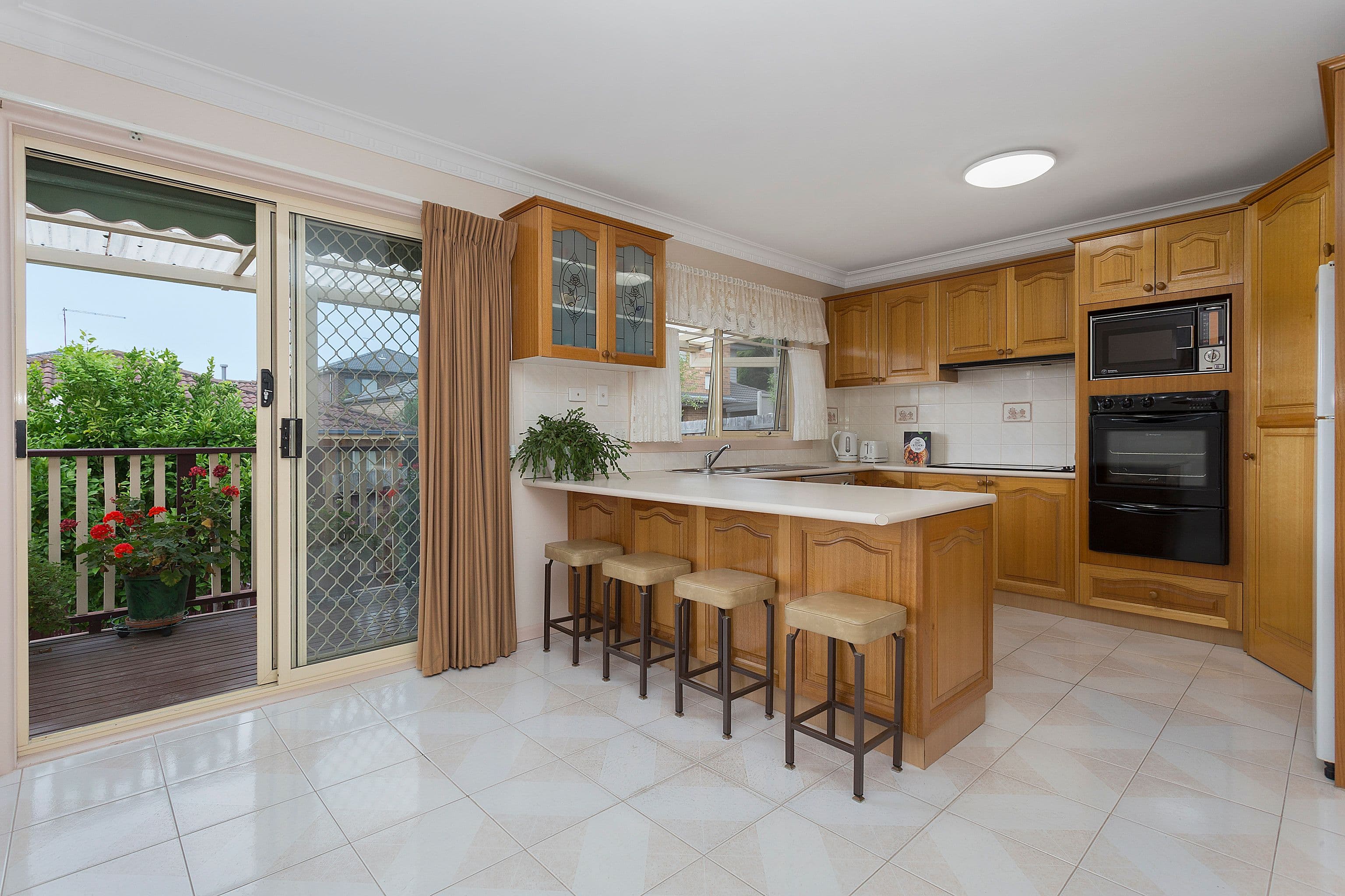 1 Emerald Street, Mount Waverley VIC 3149, Mount Waverley - Thumbnail 2