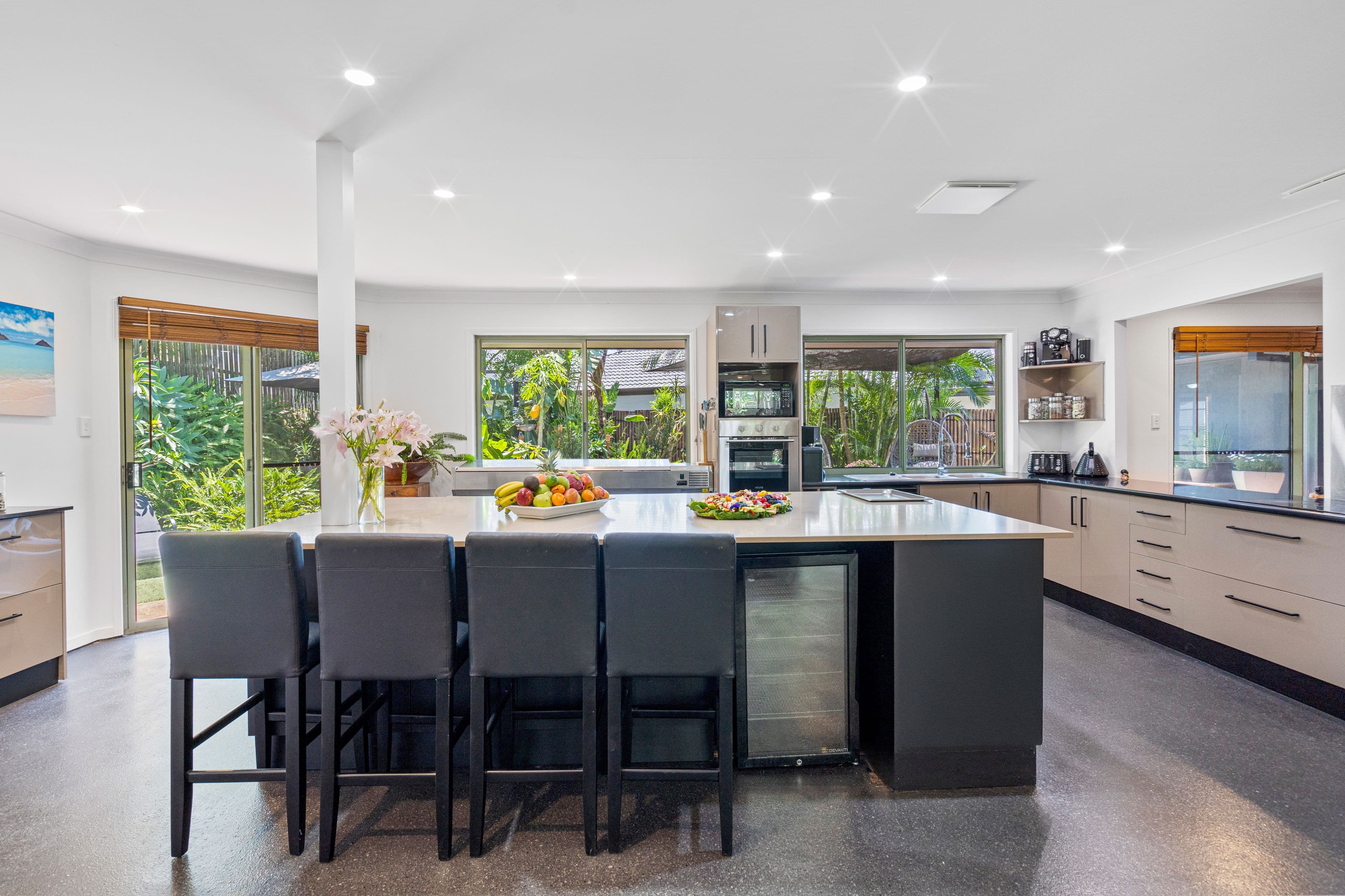 16 Royal Court, Ashmore QLD 4214, Ashmore - Thumbnail 2