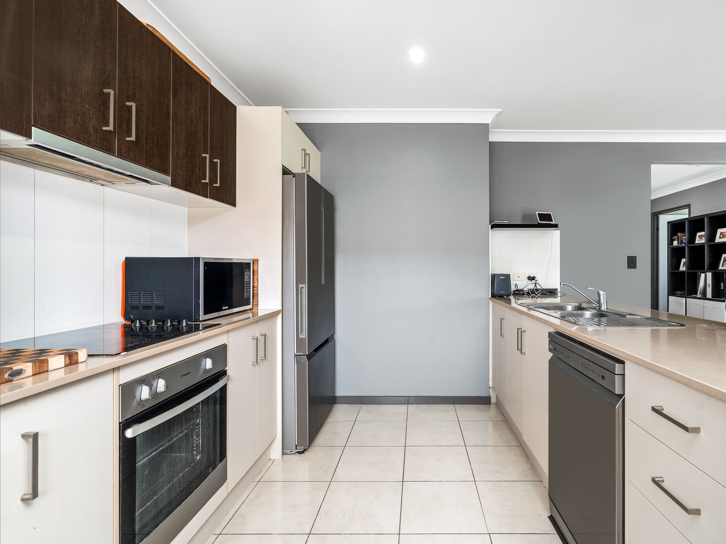 7 Zanow Street, North Booval QLD 4304, North Booval - Thumbnail 3