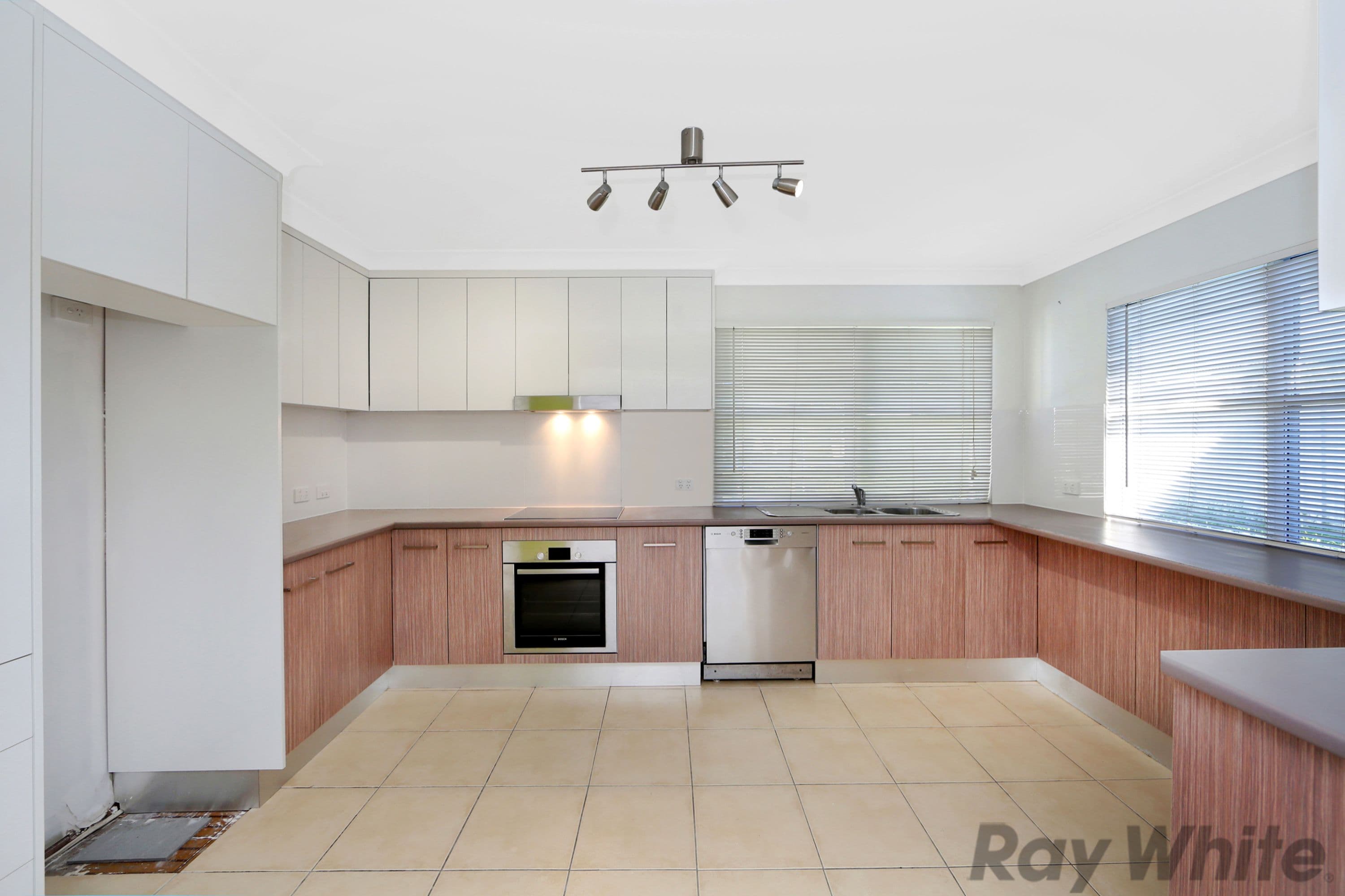 62 Ocean View Road, Gorokan - Thumbnail 5