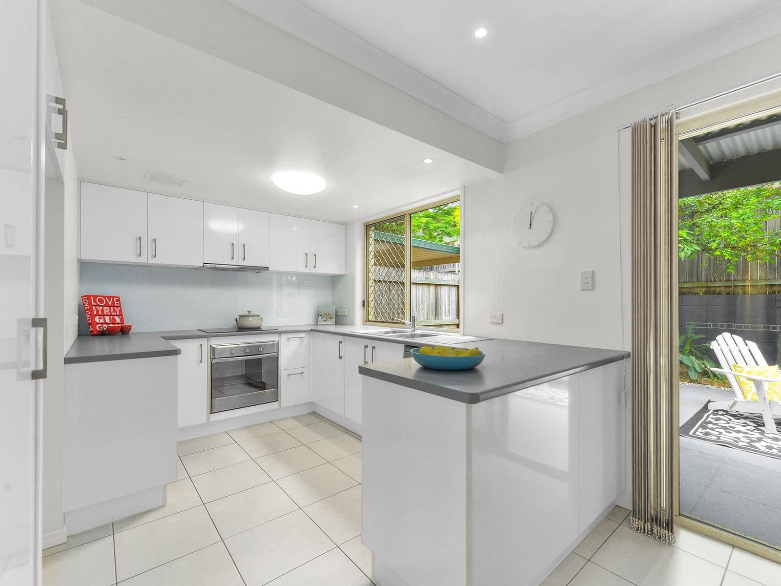 594 Sherwood Road, Sherwood QLD 4075, Sherwood - Thumbnail 2