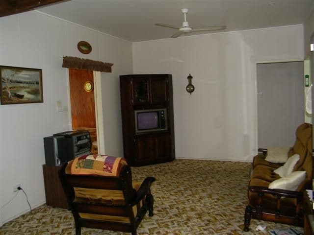 28  Watt Street, GLADSTONE QLD 4680, West Gladstone - Thumbnail 4