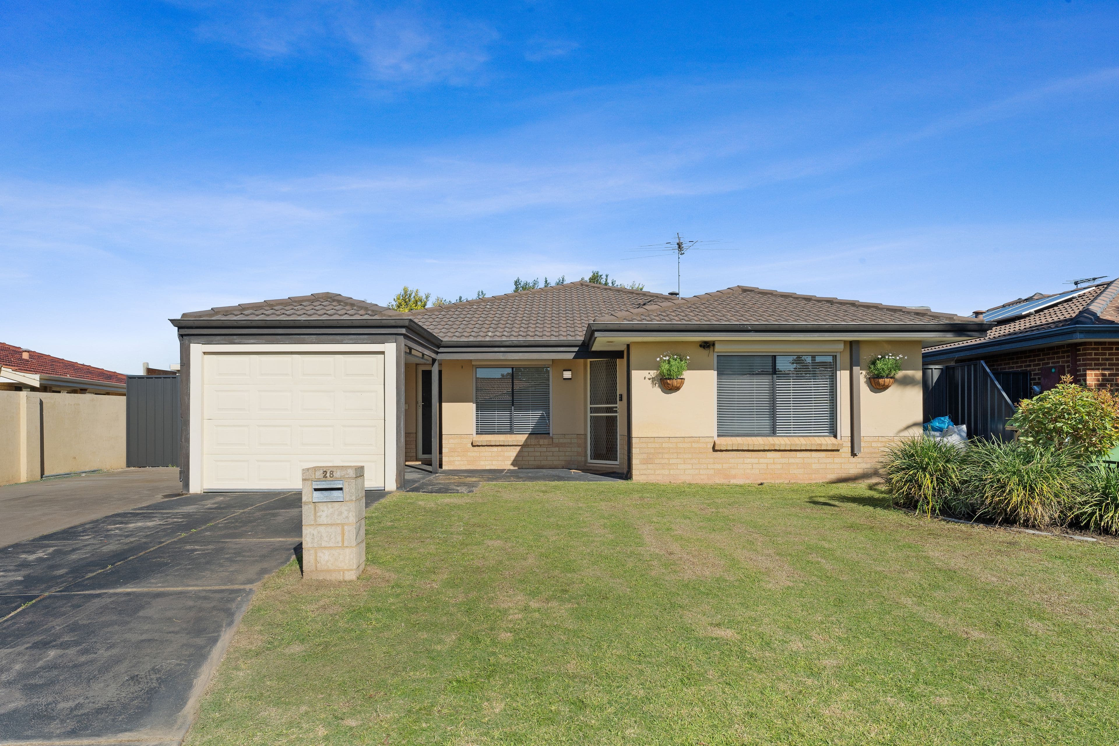 28 Arabella Meander, Warnbro WA 6169, Warnbro - Image 1