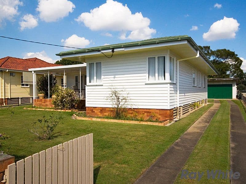 12 Corowa Street, WAVELL HEIGHTS QLD 4012, Wavell Heights - Thumbnail 2