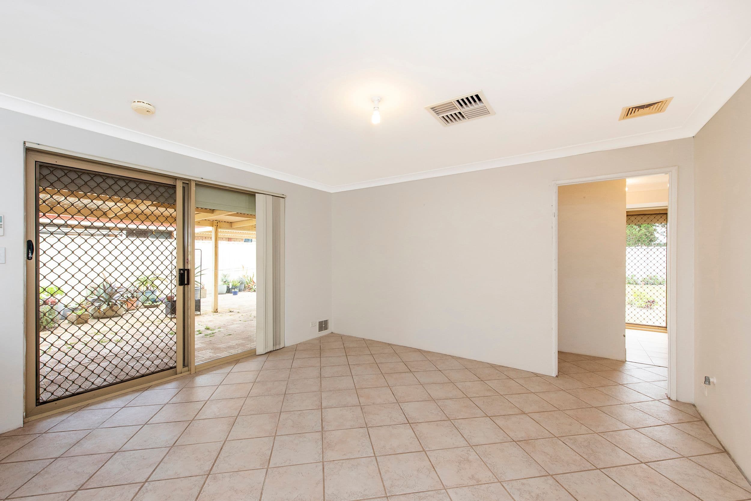 2 Ceri Close, Port Kennedy WA 6172, Port Kennedy - Thumbnail 4
