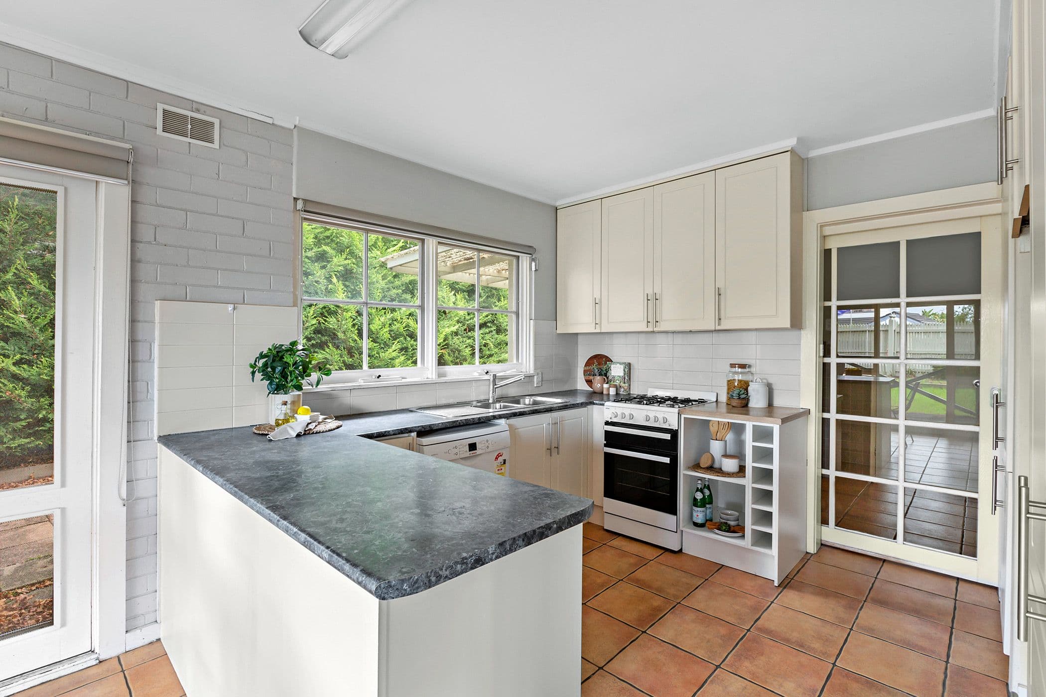 29 Wunalla Road, Seaford VIC 3198, Seaford - Thumbnail 4