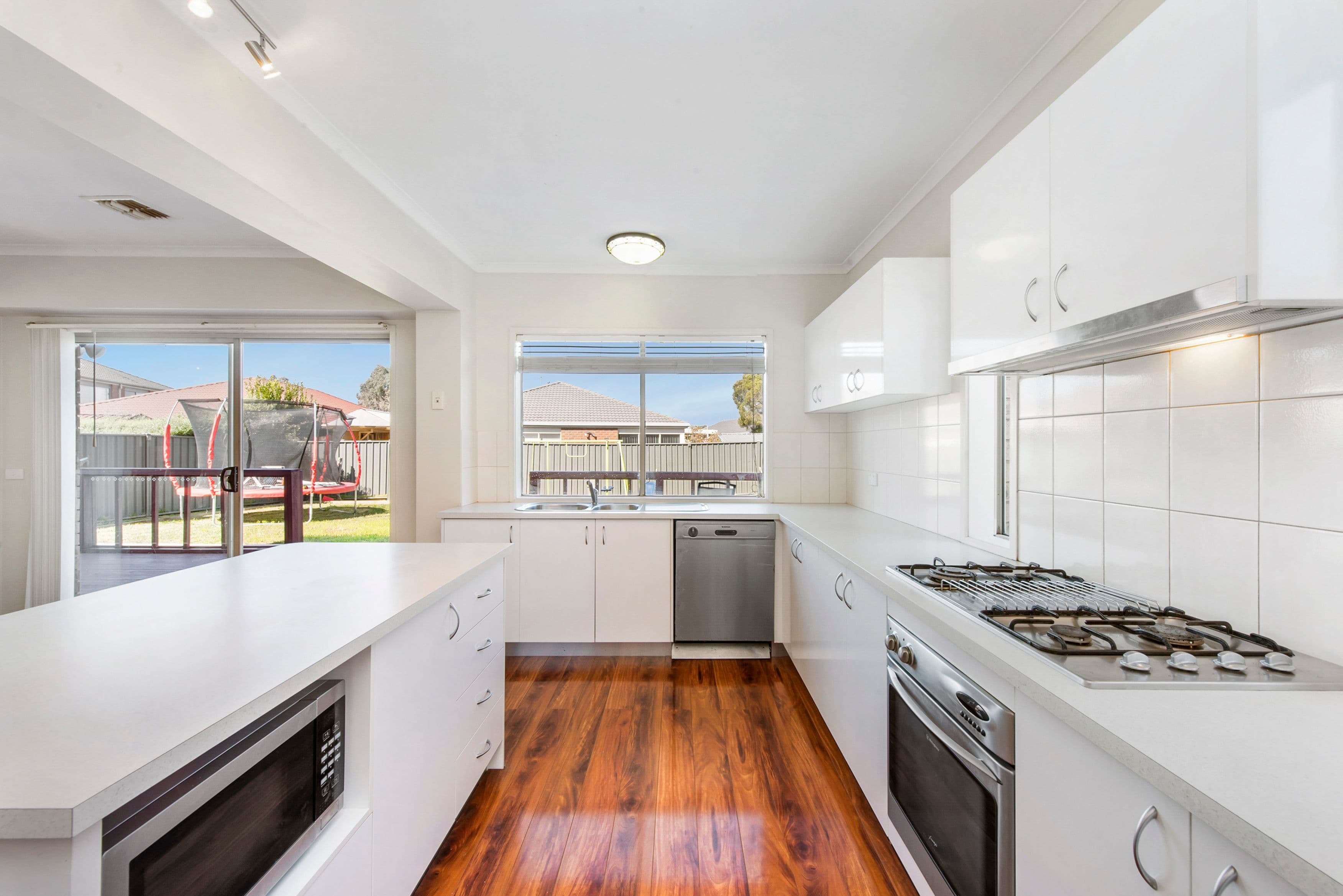 16 Pinnaroo Crescent, Burnside VIC 3023, Burnside - Thumbnail 6