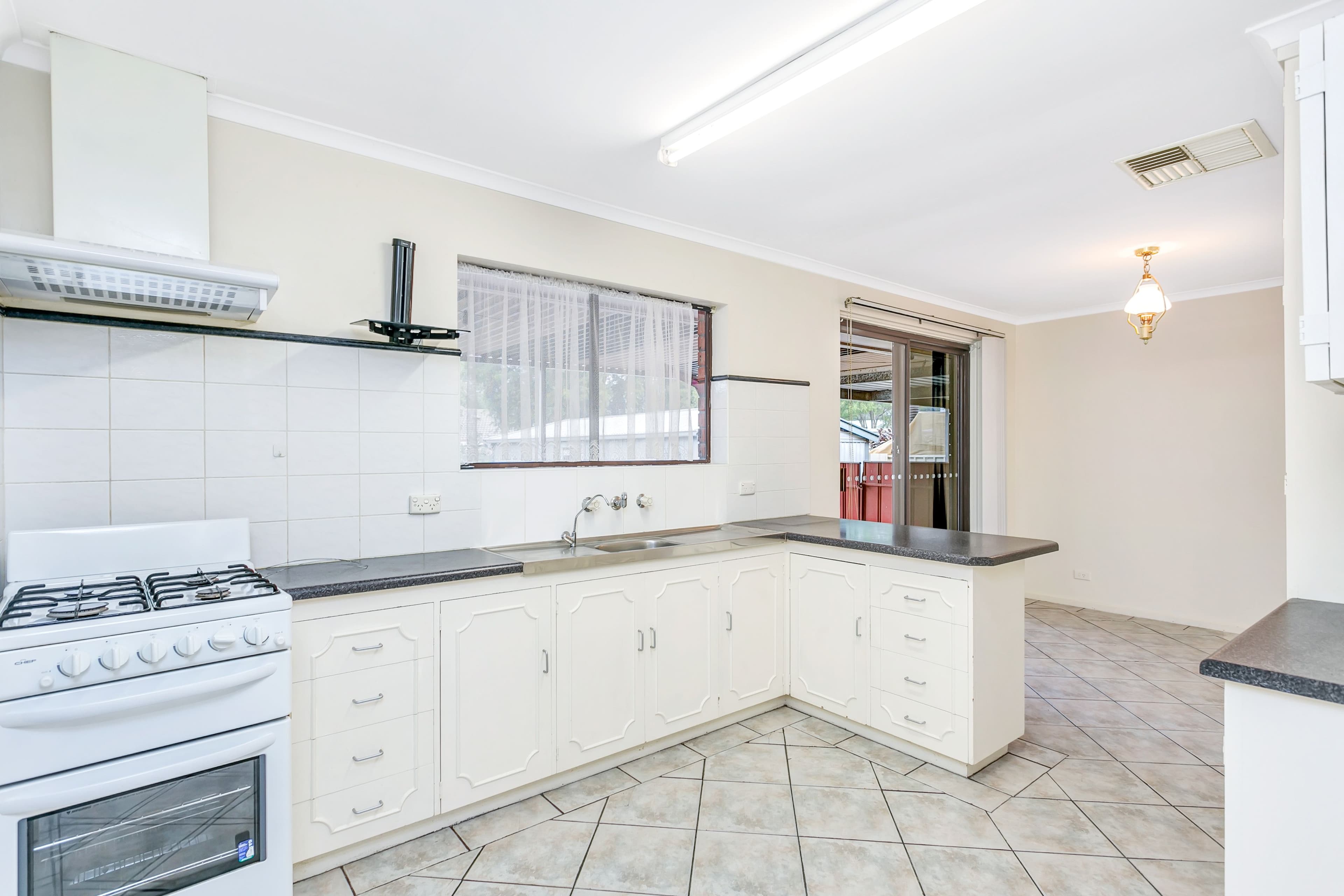 9 Woolaston Road, Salisbury Downs SA 5108, Salisbury Downs - Thumbnail 4