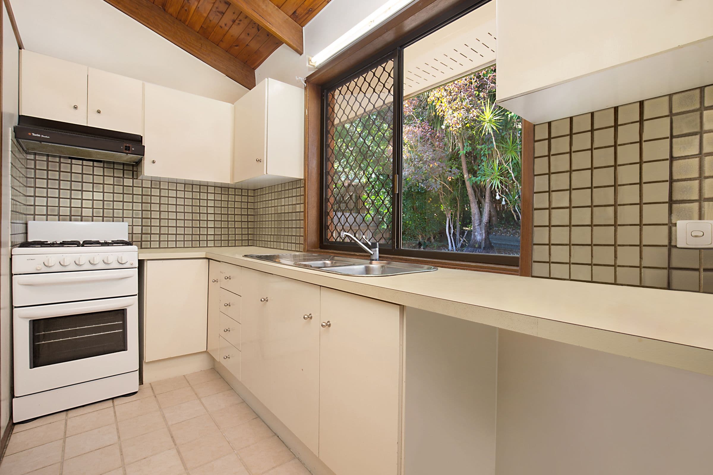 394 Chatswood Road, Shailer Park QLD 4128, Shailer Park - Thumbnail 2