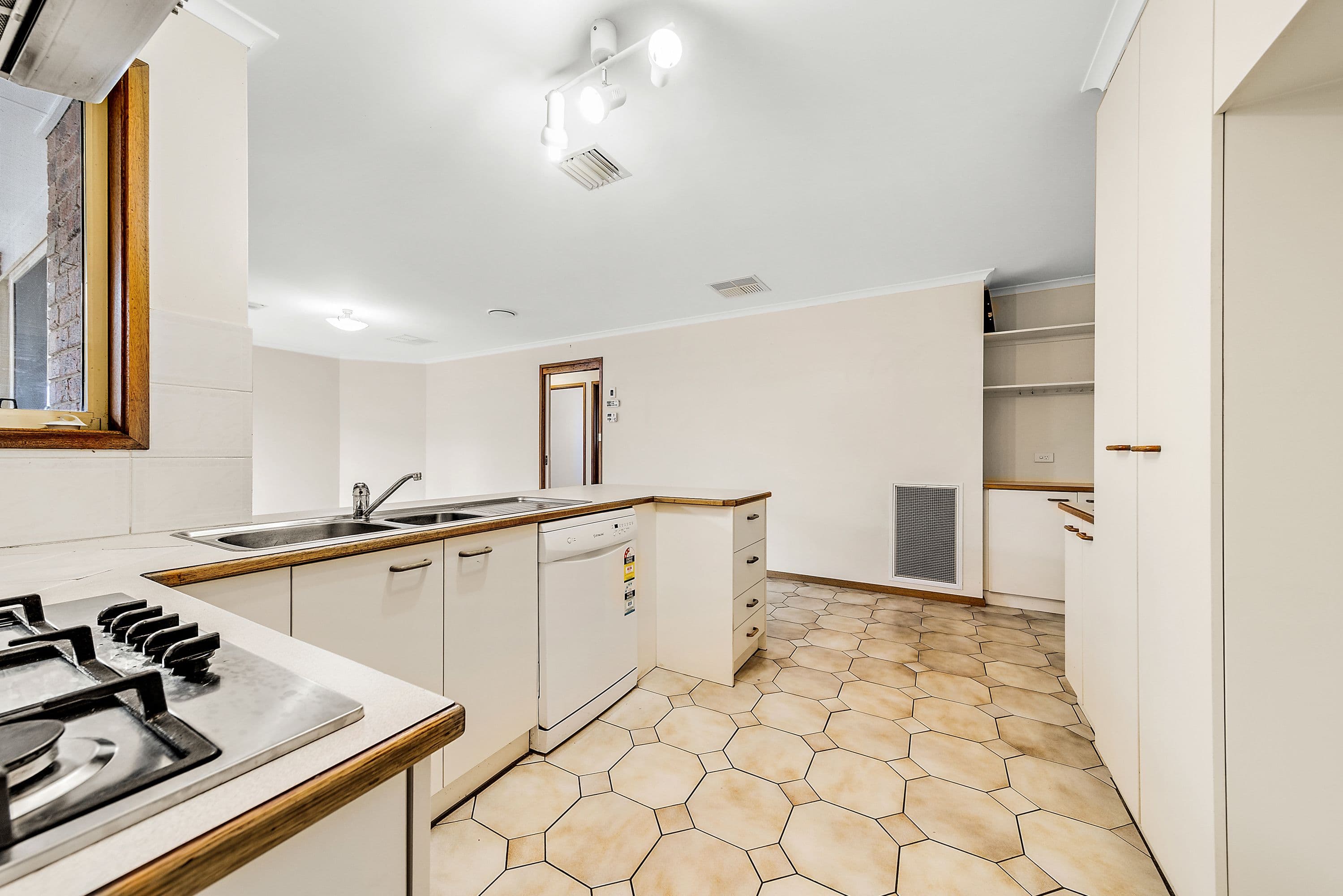 104 Archdall Street, Dunlop ACT 2615, Dunlop - Thumbnail 7