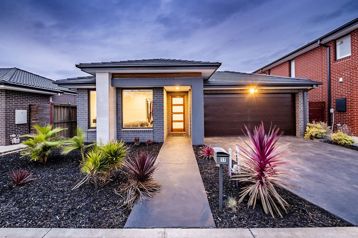 17 Castillo Avenue, Clyde North VIC 3978, Clyde North - Image 1