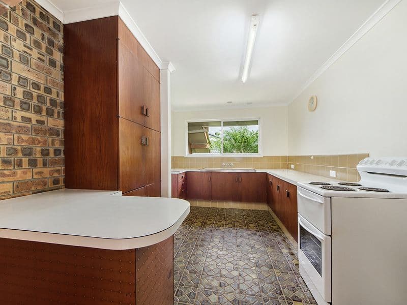 19 Grevillia Avenue, Southport QLD 4215, Southport - Thumbnail 2