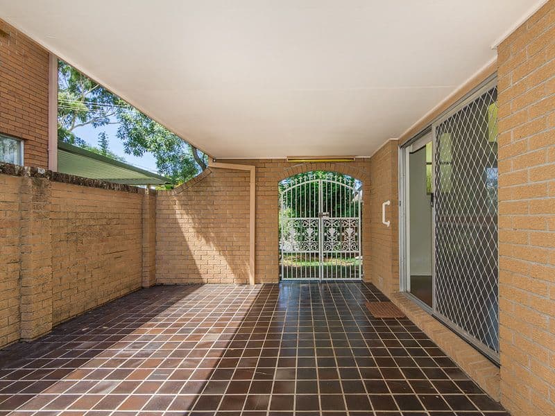19 Grevillia Avenue, Southport QLD 4215, Southport - Thumbnail 6