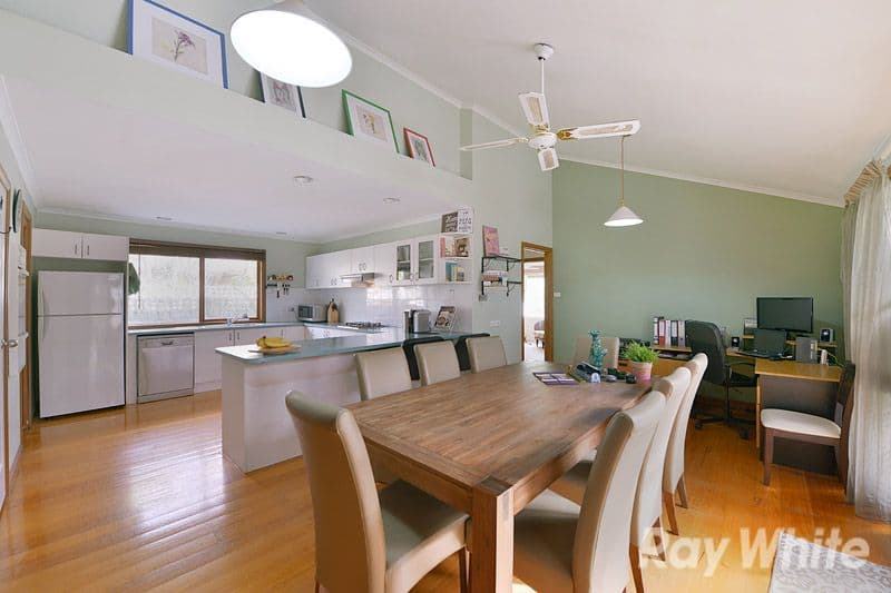 68 Segarta Circuit, FERNTREE GULLY VIC 3156, Ferntree Gully - Thumbnail 2