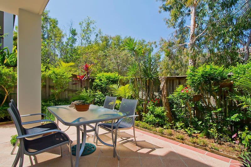 11 Beachcomber Court, BURLEIGH WATERS QLD 4220, Burleigh Waters - Thumbnail 2