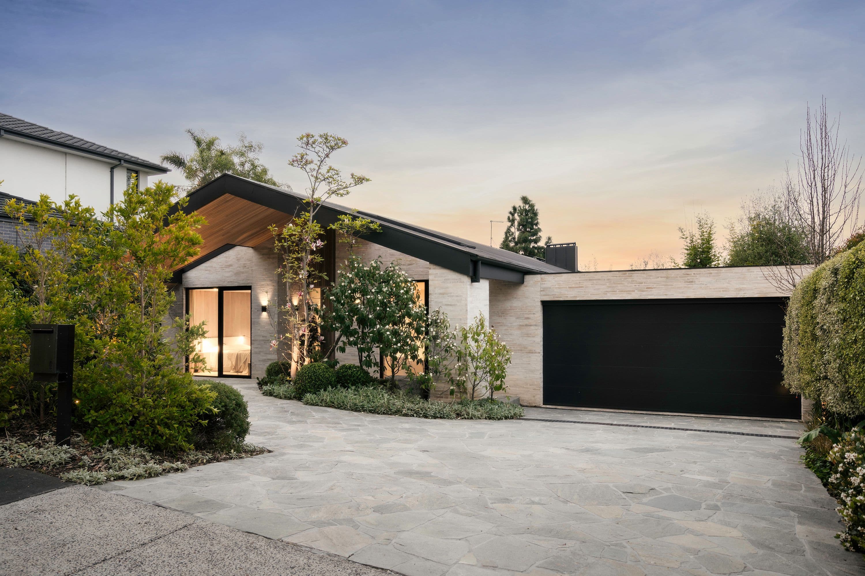 9 Ajax Drive, Wheelers Hill VIC 3150, Wheelers Hill - Thumbnail 2