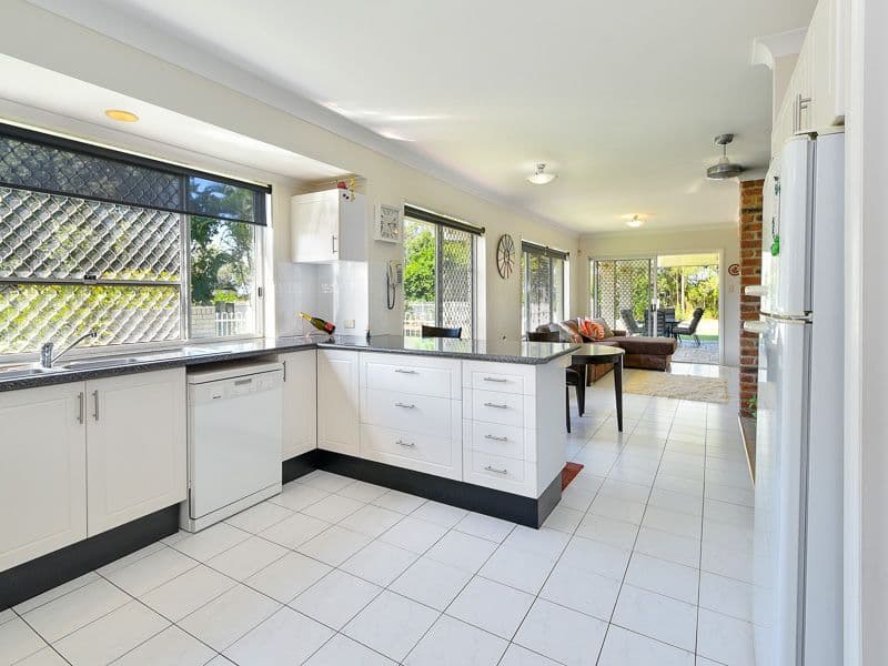 76 Oakmont Crescent, Albany Creek QLD 4035, Albany Creek - Thumbnail 3