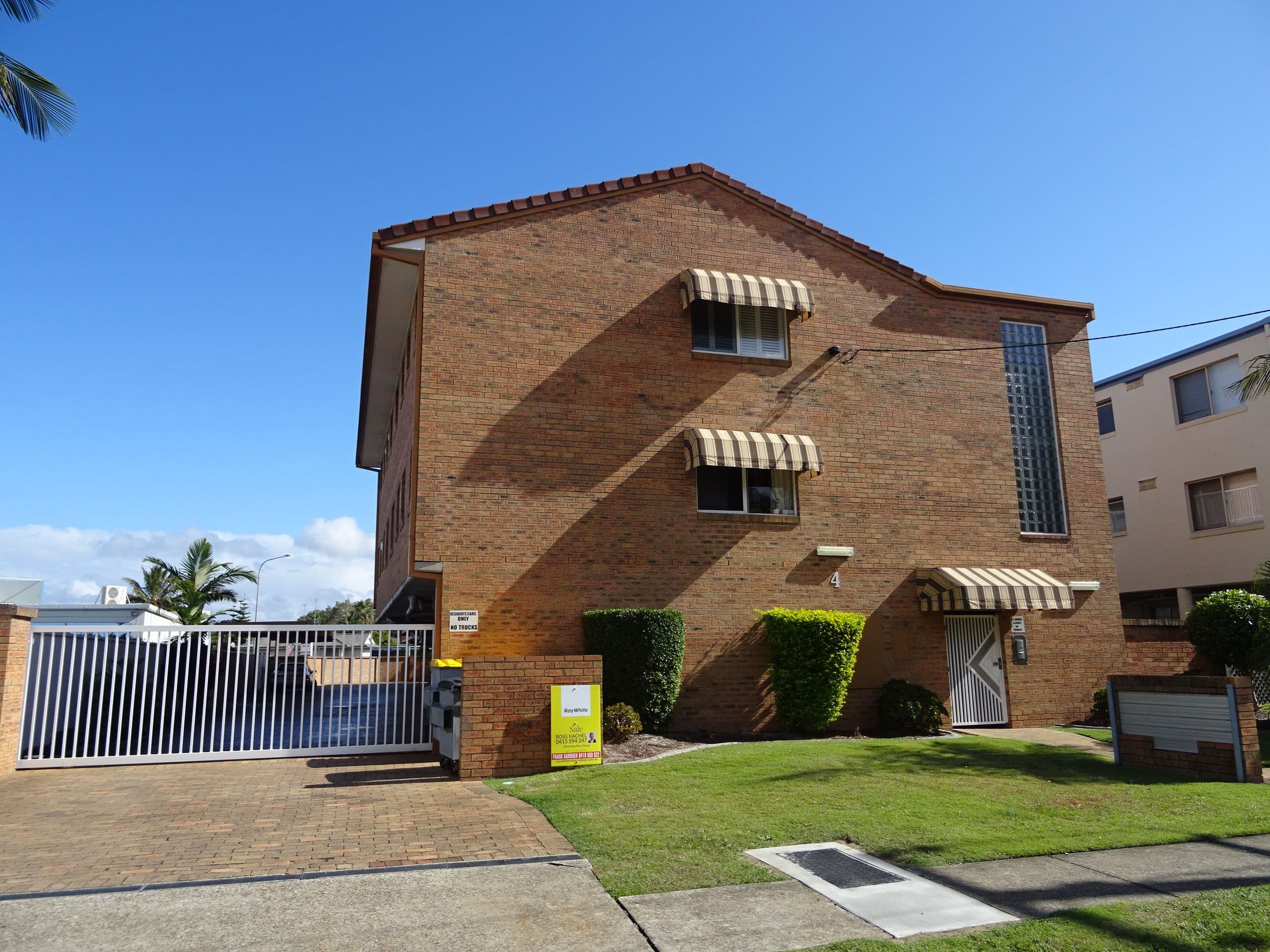 4 Brighton Street, Biggera Waters QLD 4216, Biggera Waters - Thumbnail 3