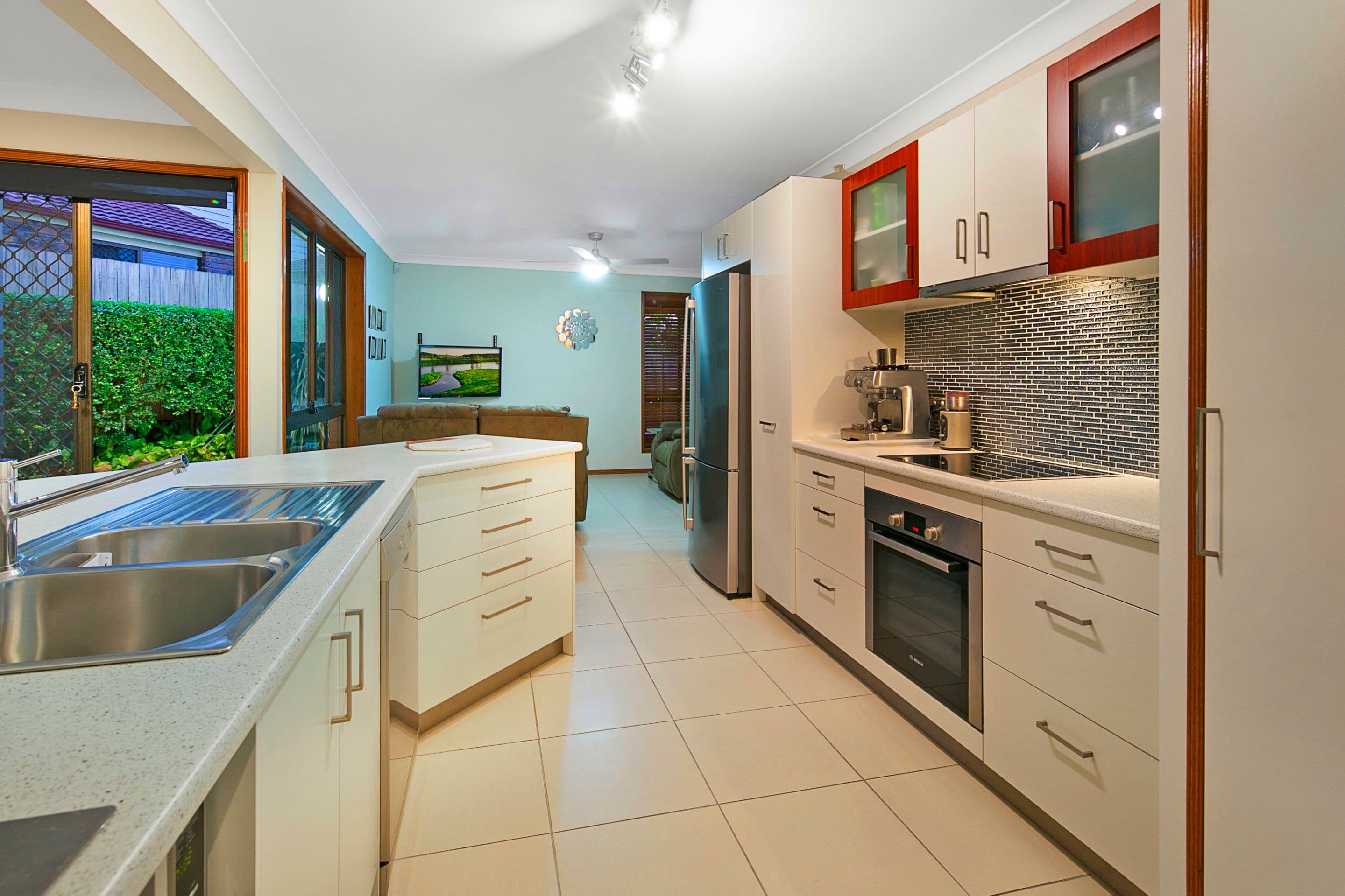 136 Cadogan Street, Carindale QLD 4152, Carindale - Thumbnail 2