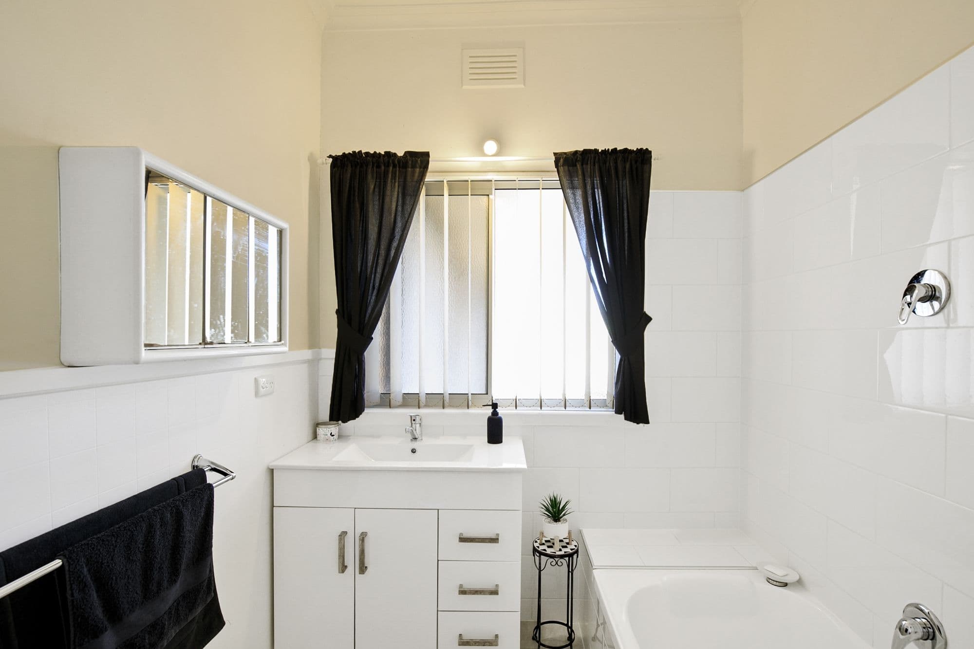 6 Clay Street, Ararat VIC 3377, Ararat - Thumbnail 3