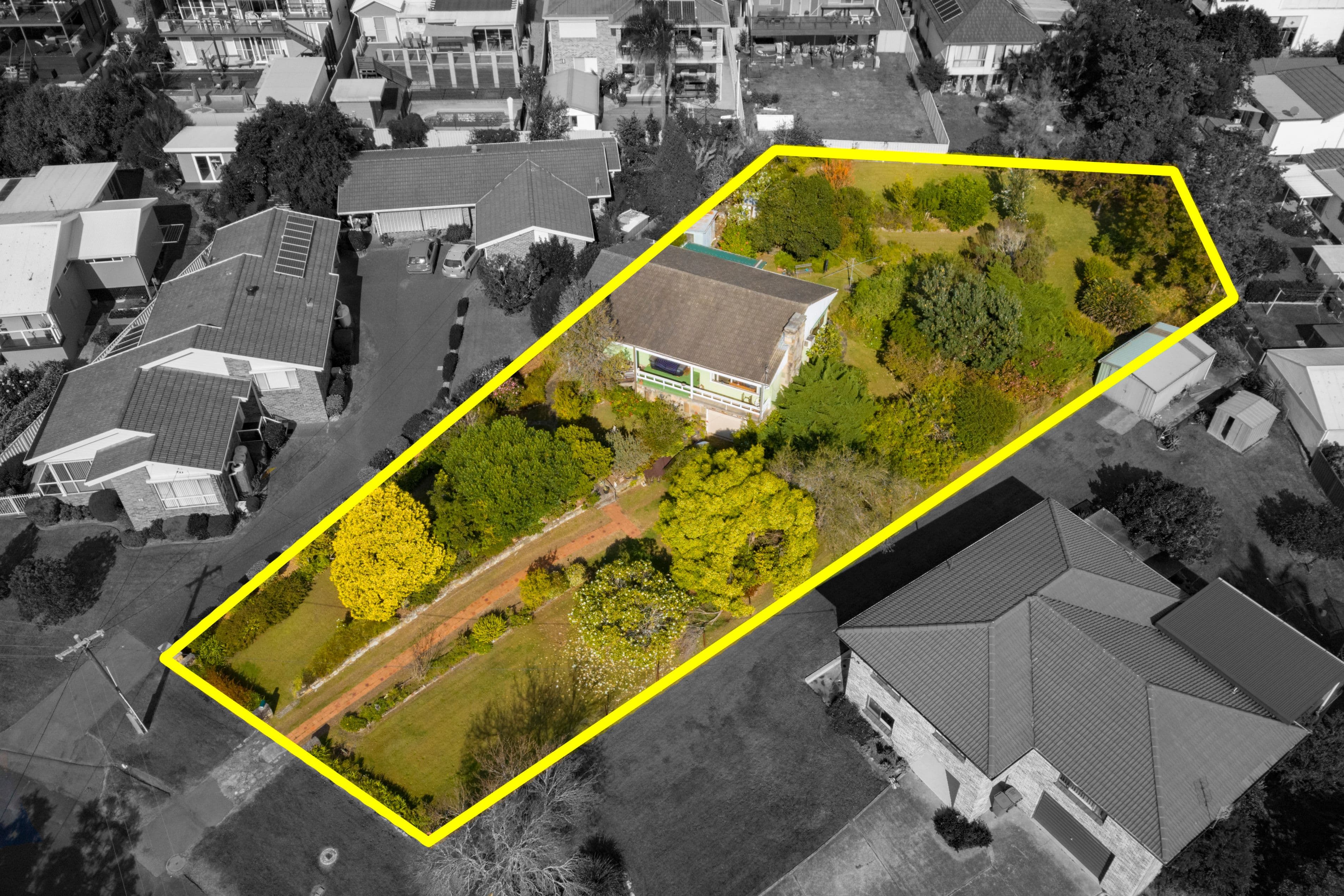 35 Patrick Crescent, Saratoga - Image 1