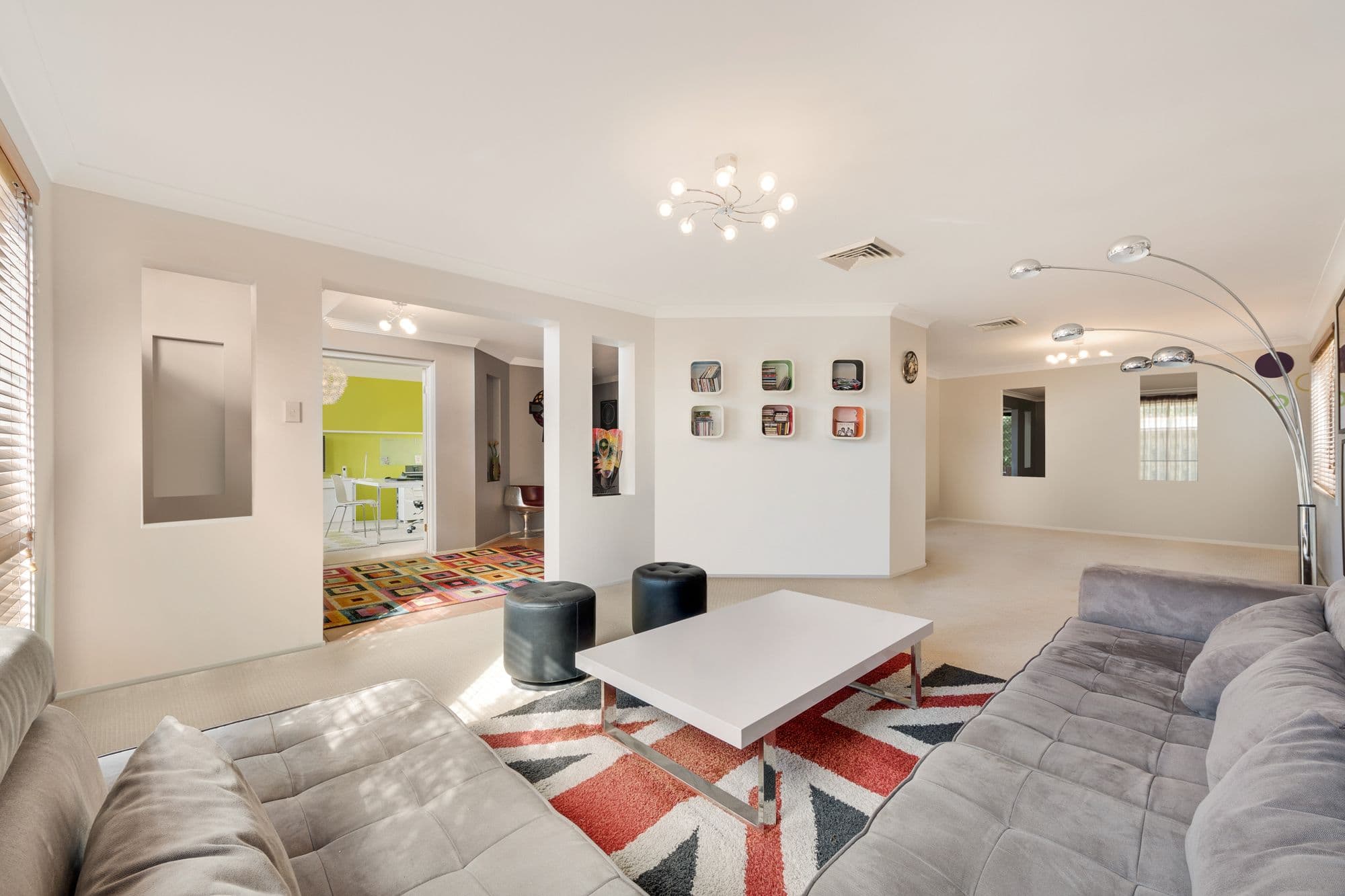 86 Downes Crescent, Currans Hill - Thumbnail 2
