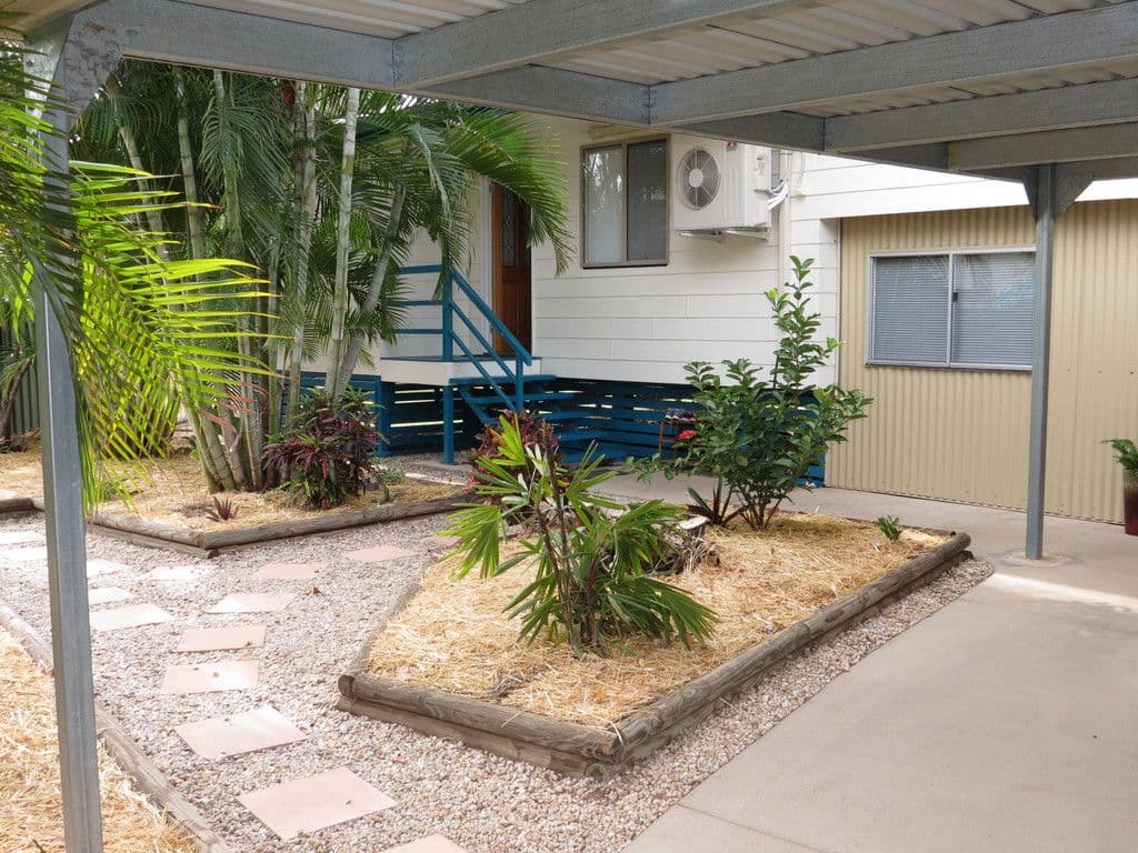 2 Michelle Place, Emerald QLD 4720, Emerald - Thumbnail 2
