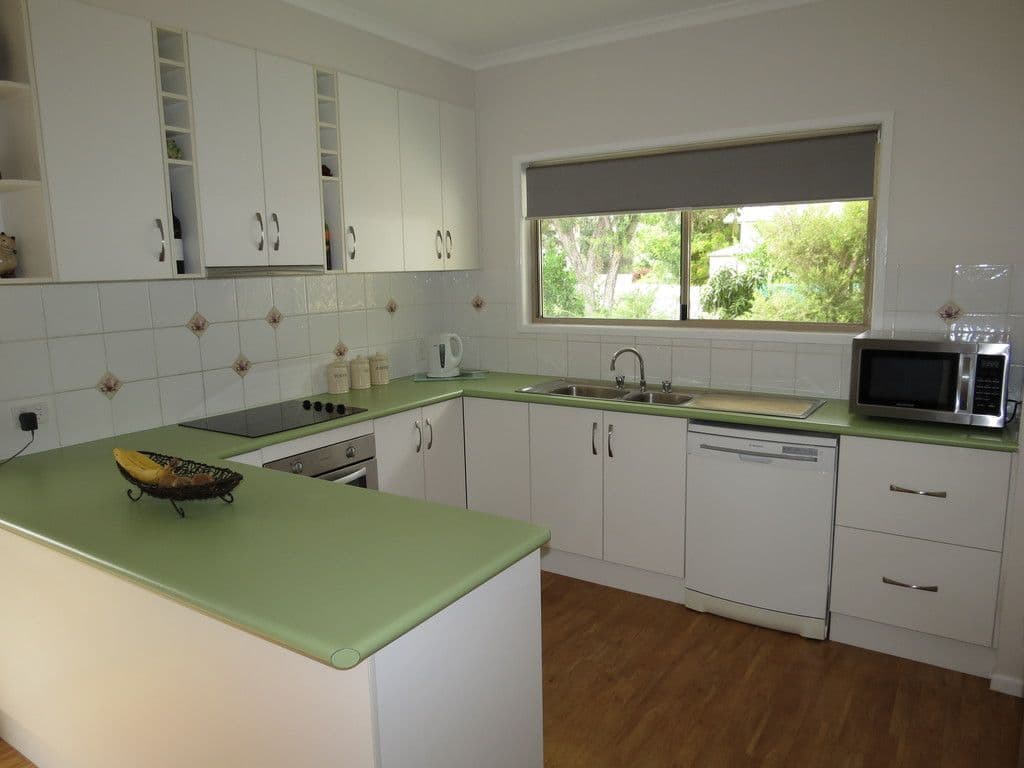 2 Michelle Place, Emerald QLD 4720, Emerald - Thumbnail 3