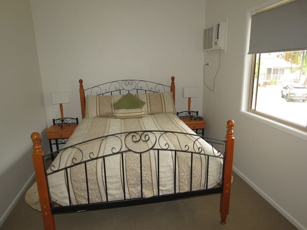 2 Michelle Place, Emerald QLD 4720, Emerald - Thumbnail 7