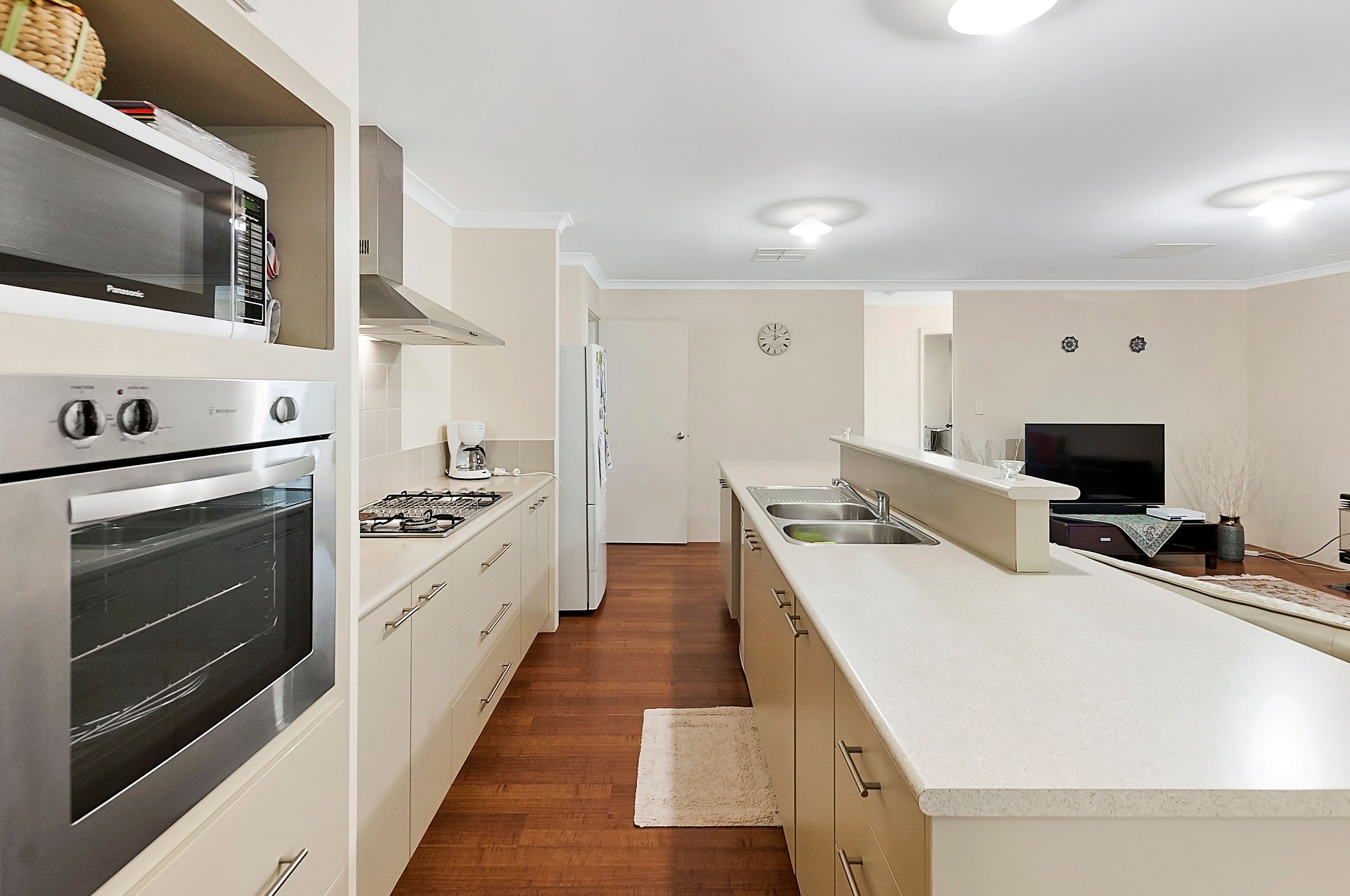 13 Hoskins Way, Australind WA 6233, Australind - Thumbnail 4