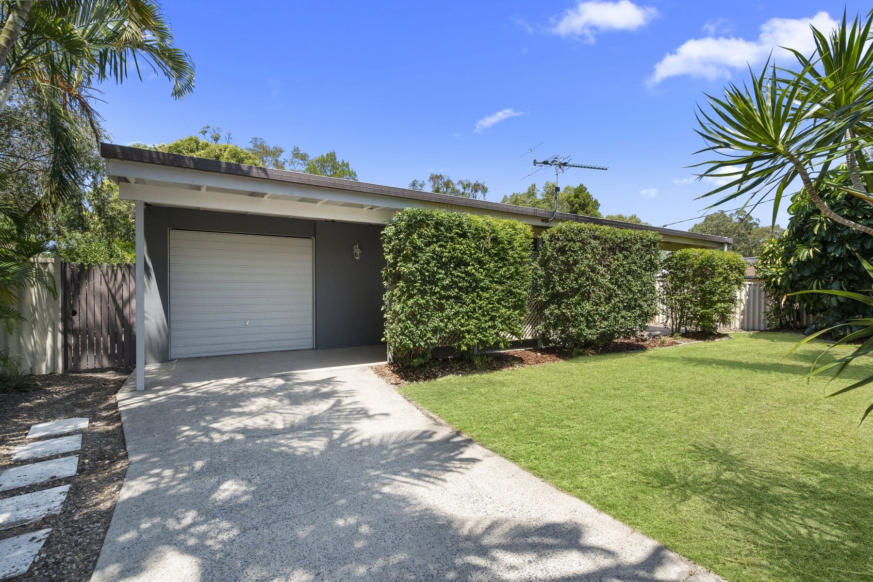 7 Alpinia Avenue, Banksia Beach QLD 4507, Banksia Beach - Thumbnail 2