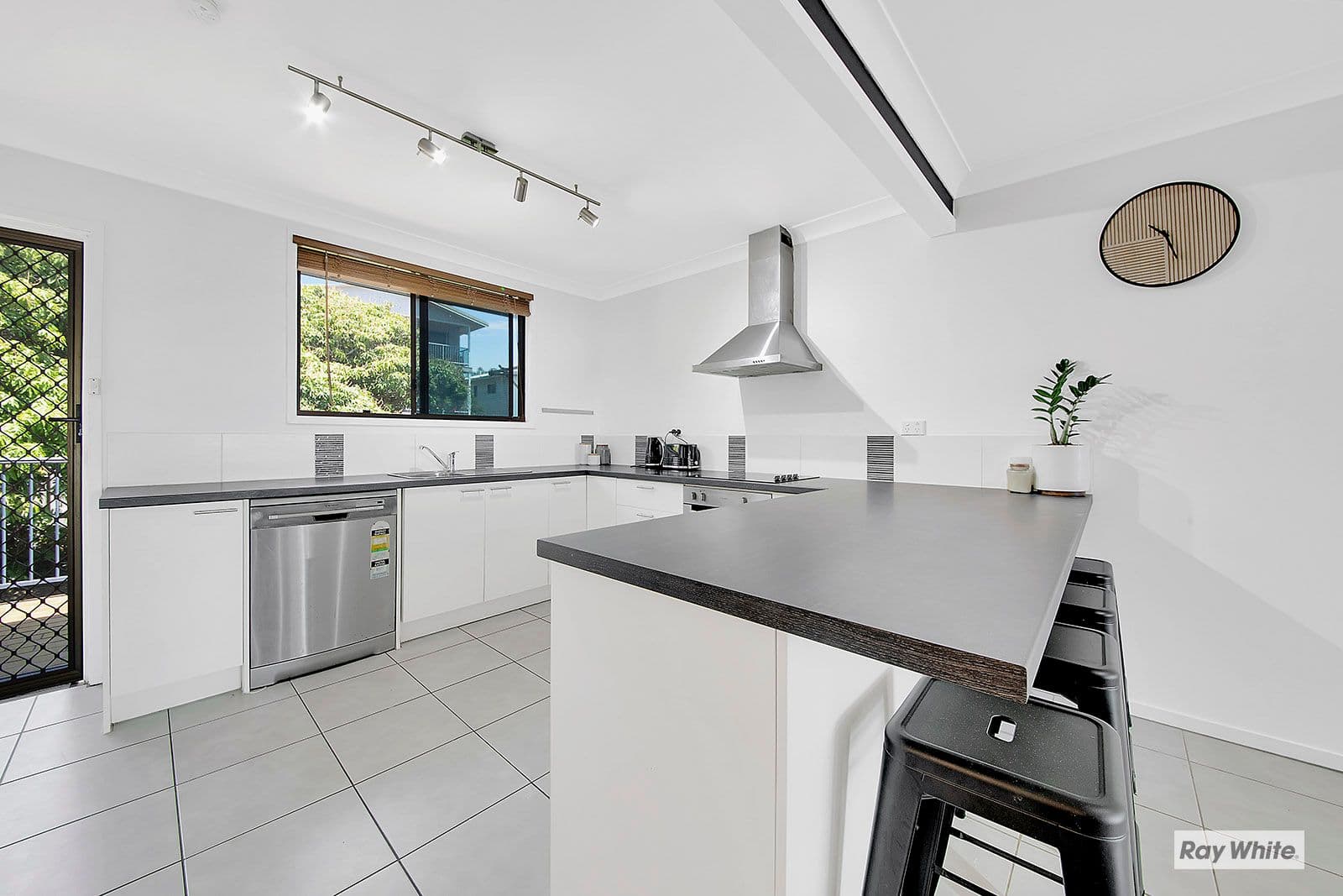 4 Rose Street, Lammermoor QLD 4703, Lammermoor - Thumbnail 2