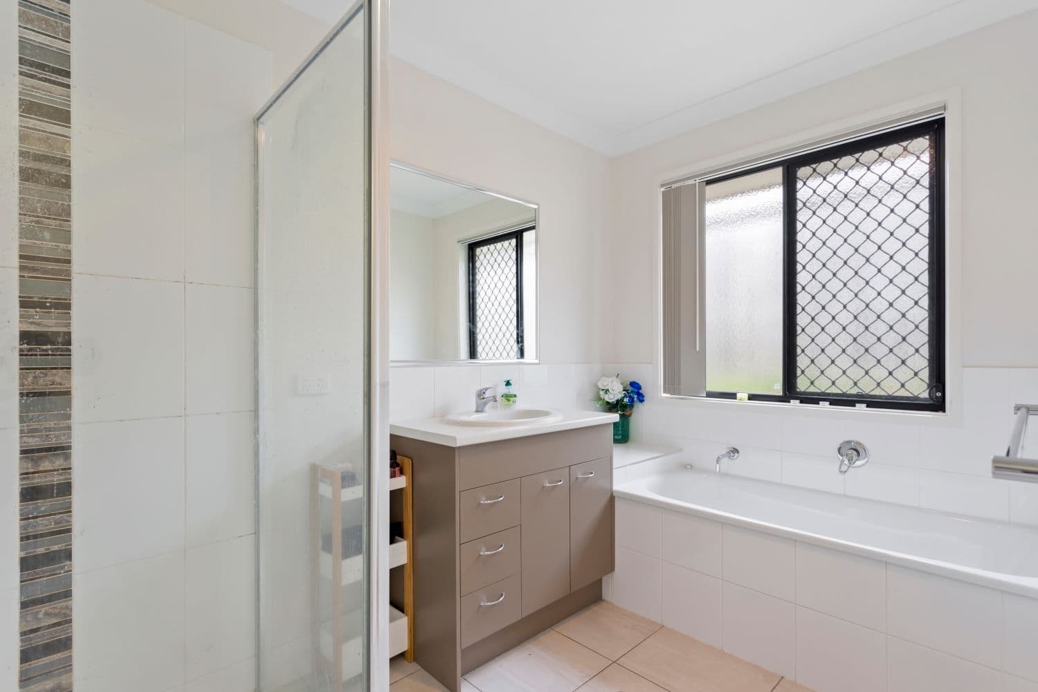 15 Pineview Drive, Beerwah QLD 4519, Beerwah - Thumbnail 7