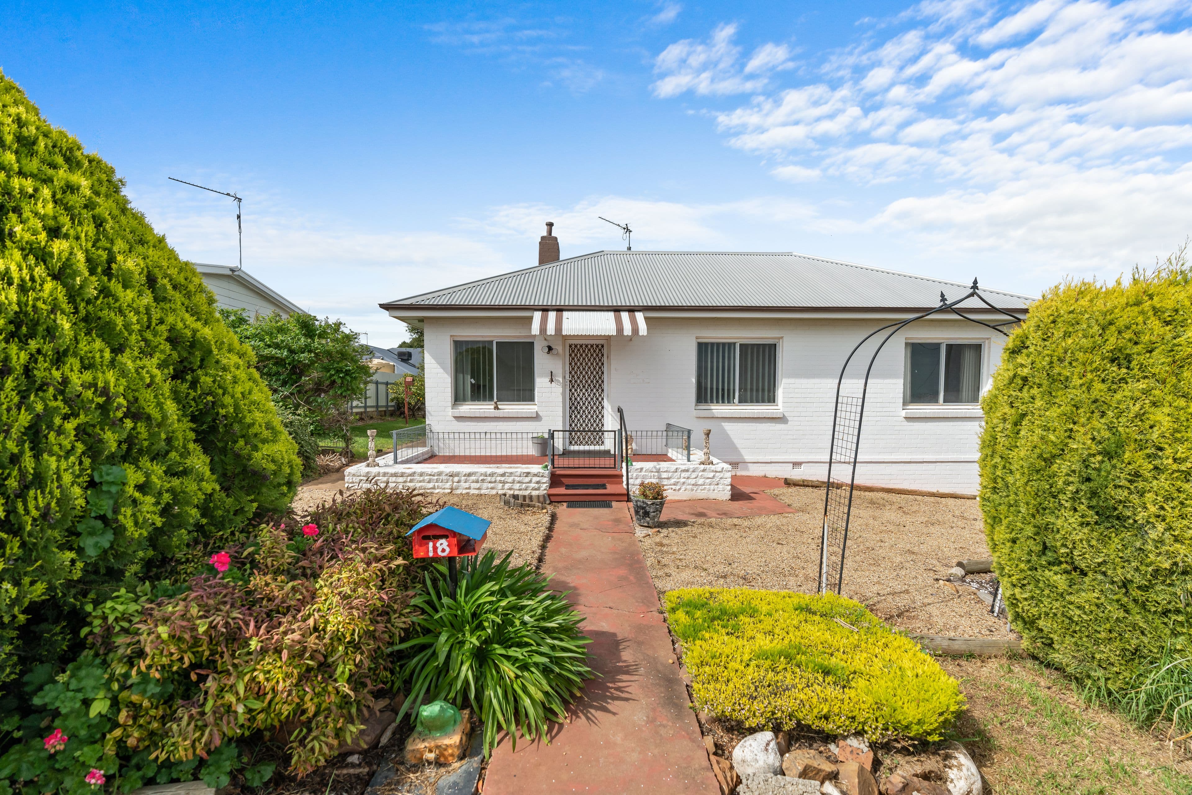 18 Hart Street, Junee NSW 2663, Junee - Image 1