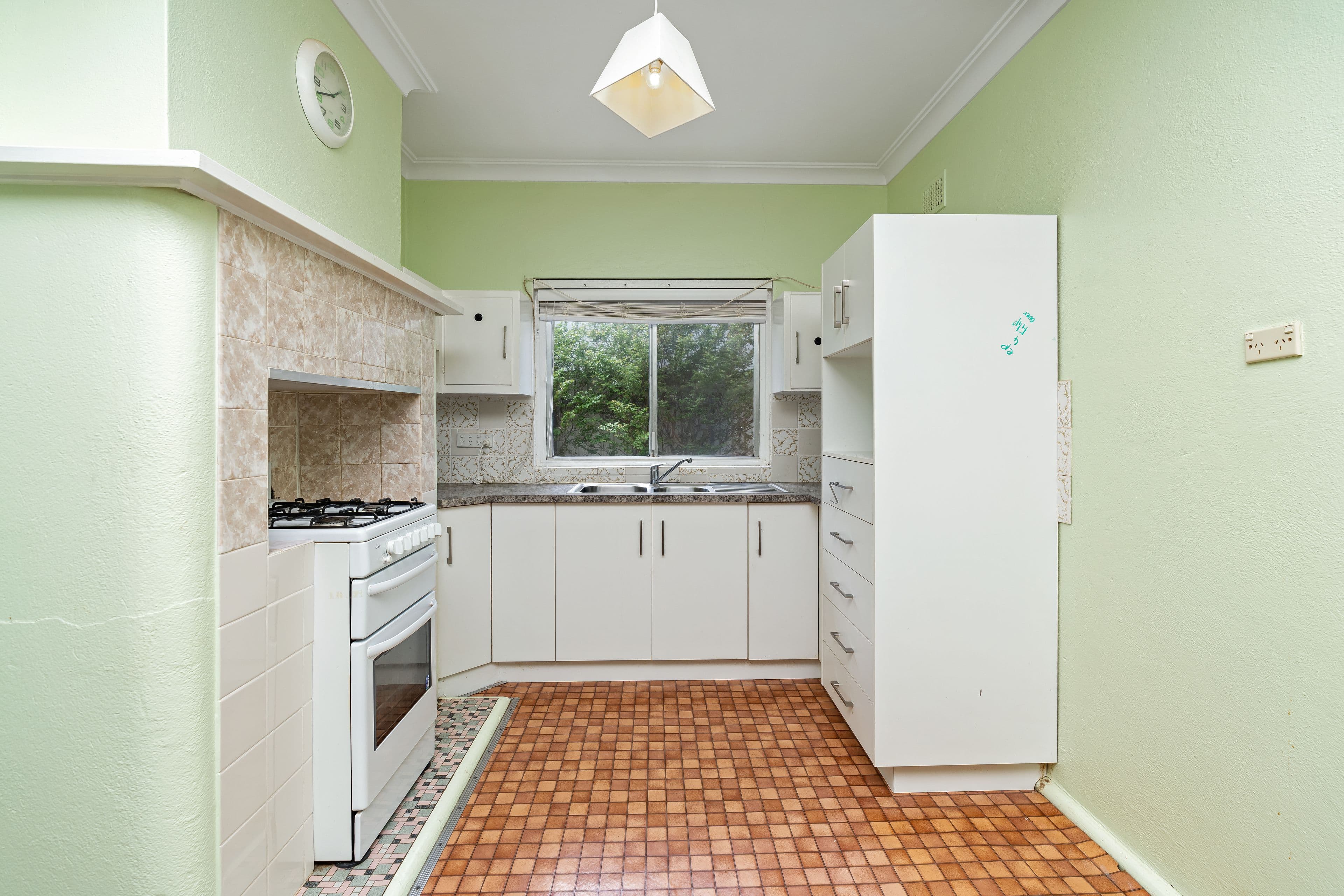 18 Hart Street, Junee NSW 2663, Junee - Thumbnail 2