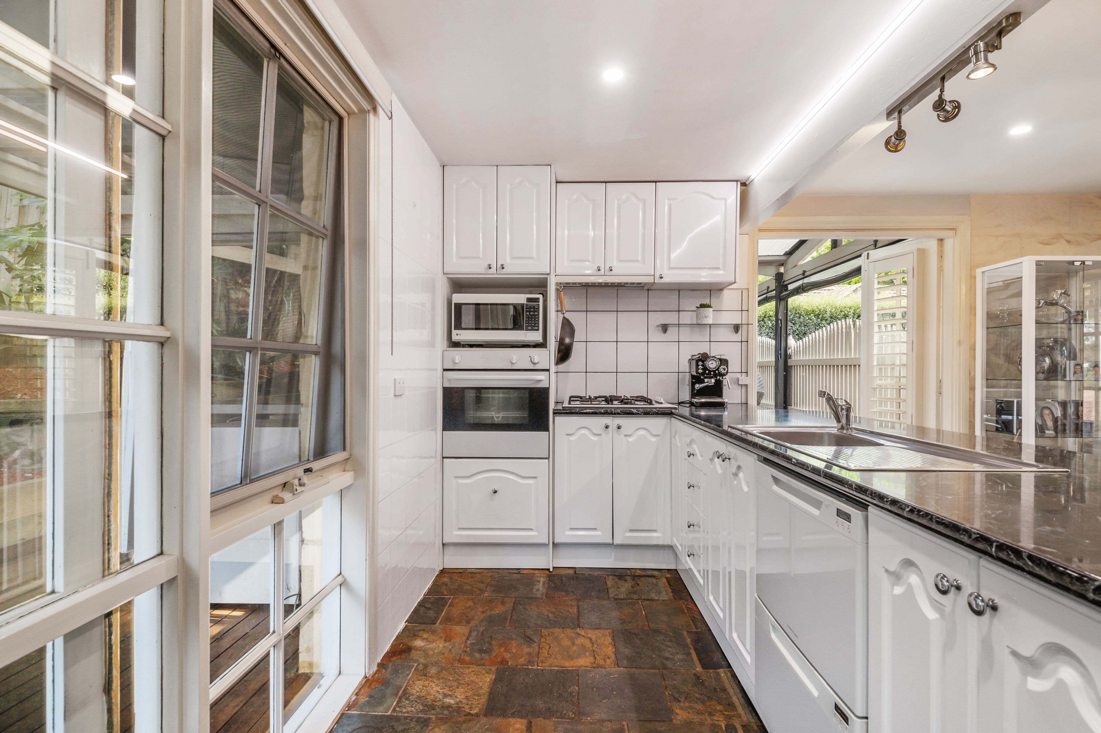 20 Moralla Avenue, Croydon VIC 3136, Croydon - Thumbnail 2