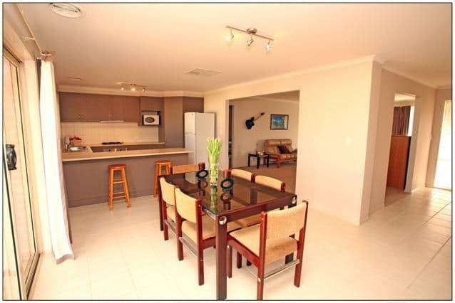 33 Canterbury Drive, MILDURA VIC 3500, Mildura - Thumbnail 4